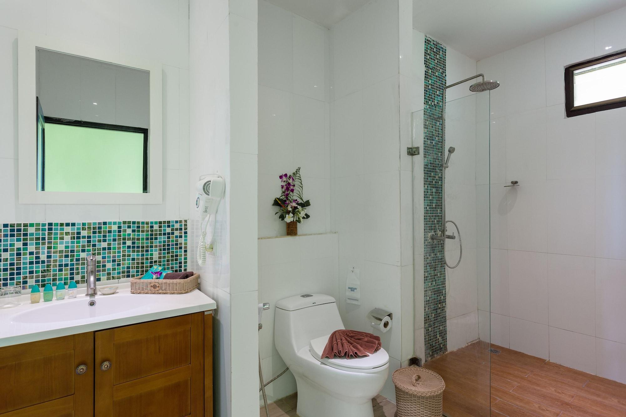 Phi Phi Long Beach Resort & Villa Екстериор снимка