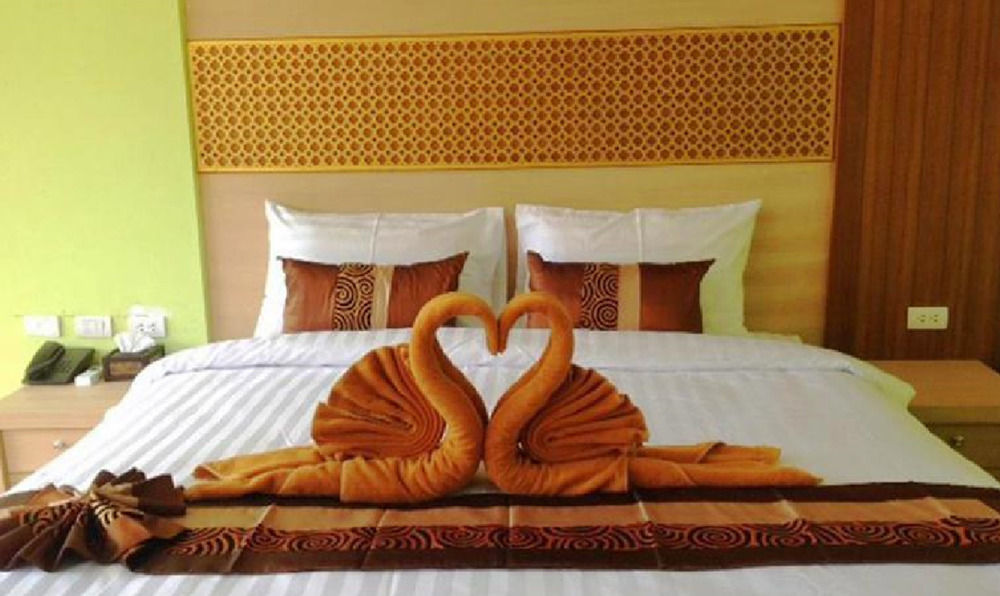 Phi Phi Long Beach Resort & Villa Екстериор снимка