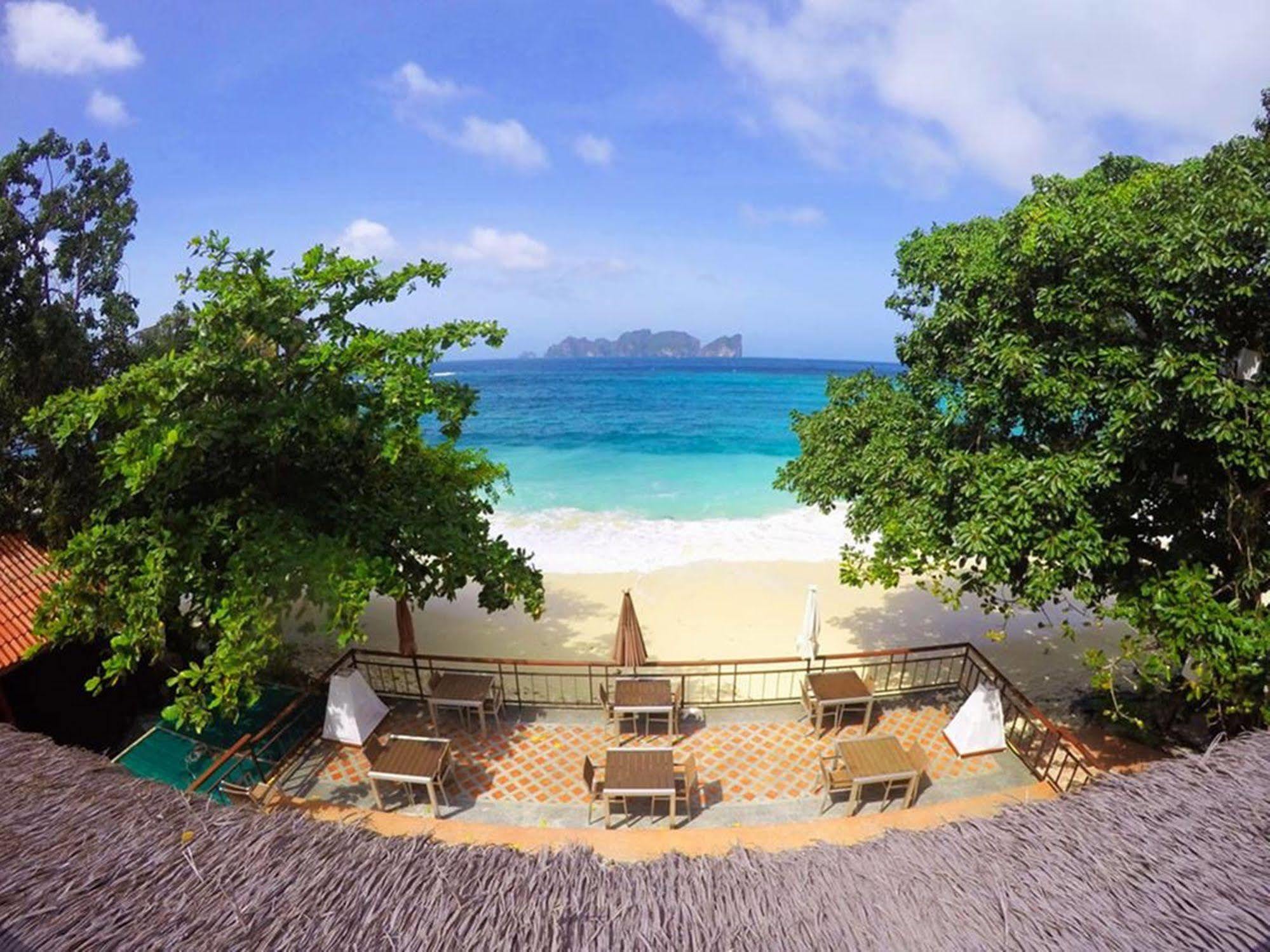 Phi Phi Long Beach Resort & Villa Екстериор снимка