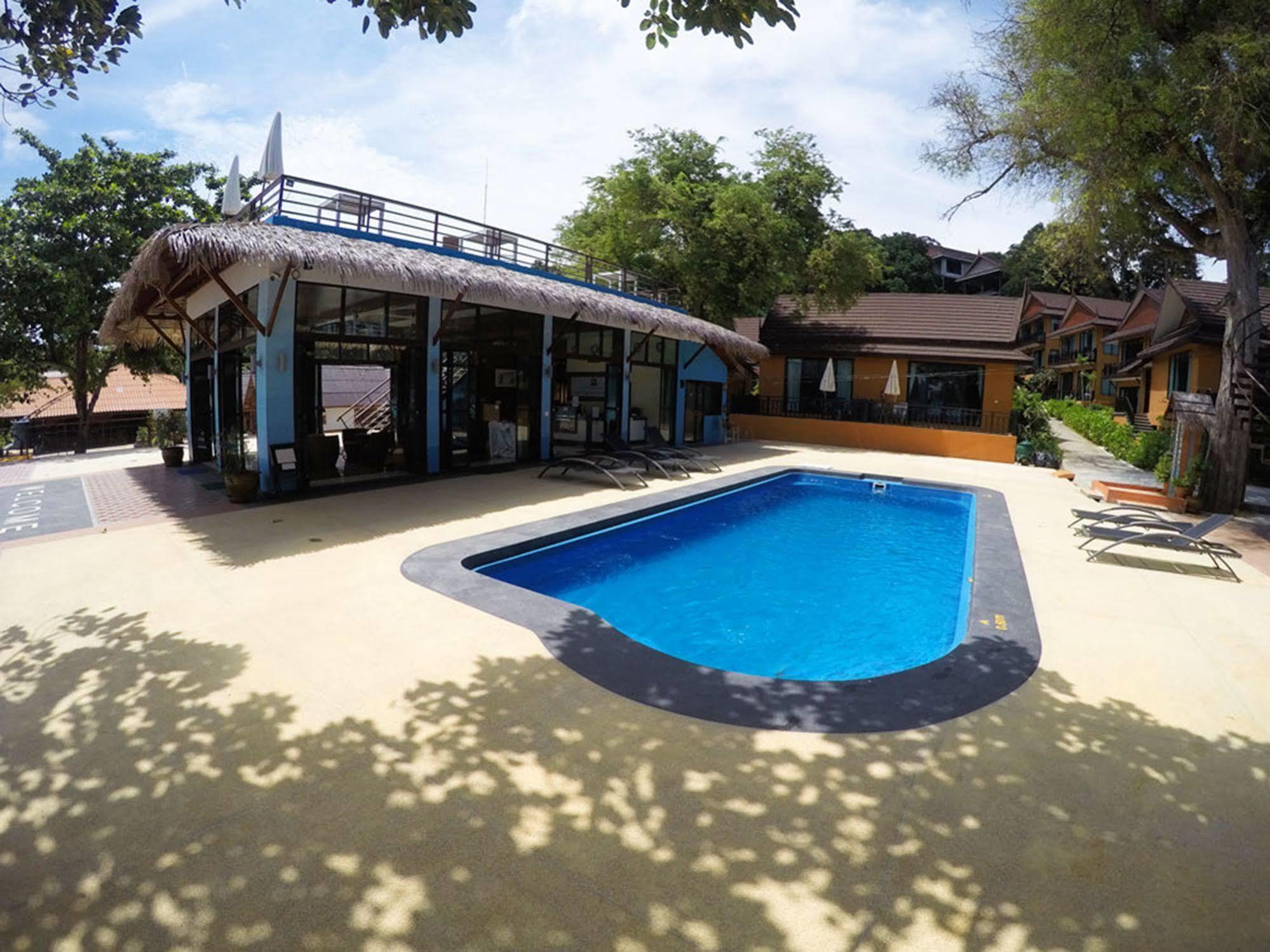 Phi Phi Long Beach Resort & Villa Екстериор снимка