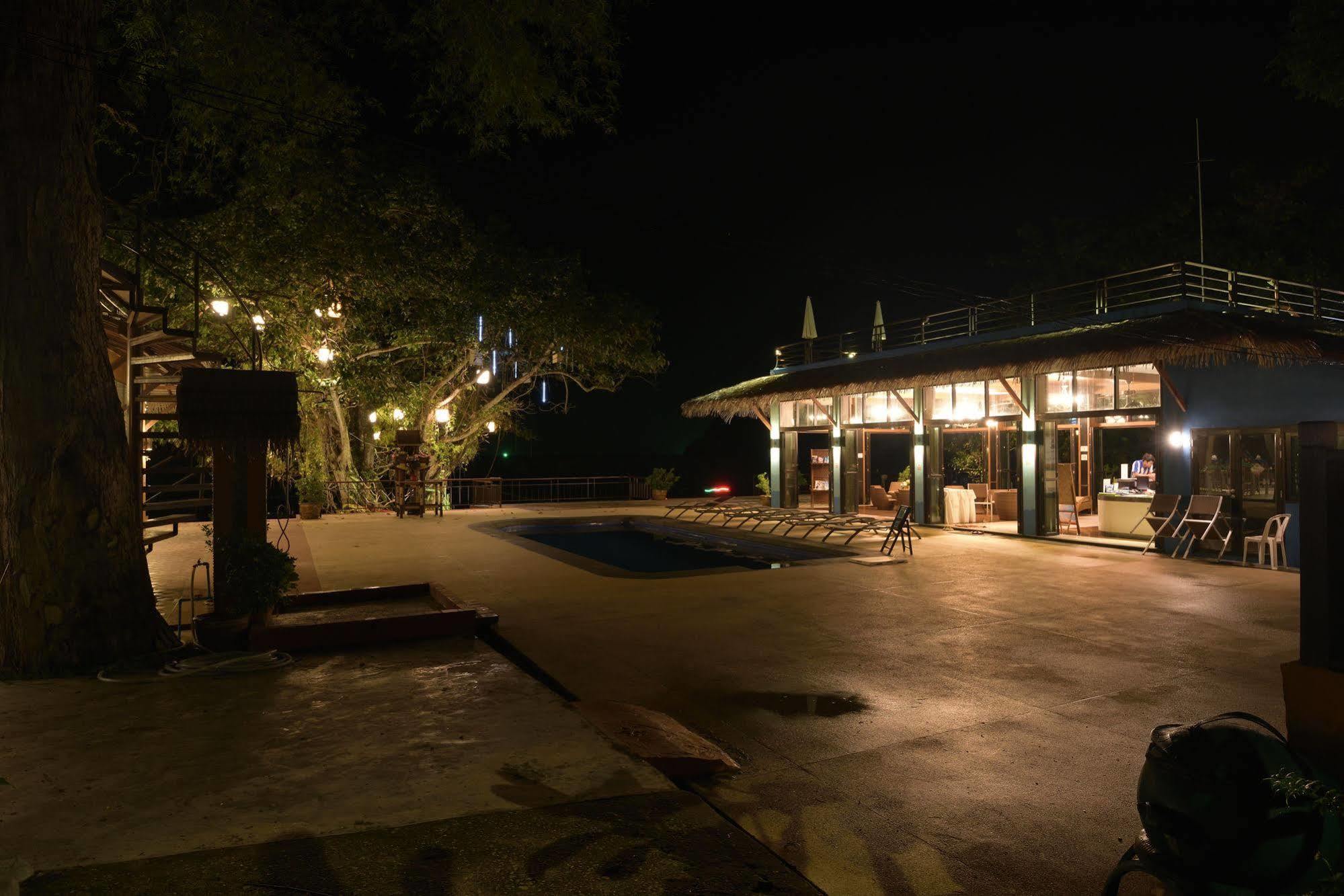 Phi Phi Long Beach Resort & Villa Екстериор снимка